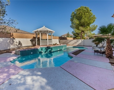 8232 Deer Springs Way - Photo Thumbnail 39