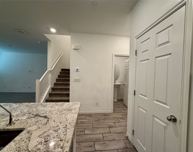 20 Barbara Lane - Photo Thumbnail 15