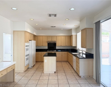 705 Lexington Cross Drive - Photo Thumbnail 6