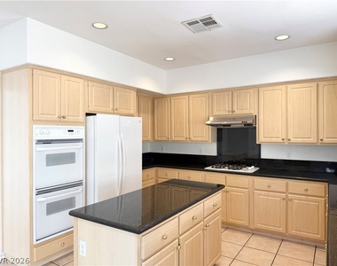 705 Lexington Cross Drive - Photo Thumbnail 7