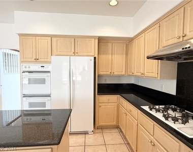 705 Lexington Cross Drive - Photo Thumbnail 11