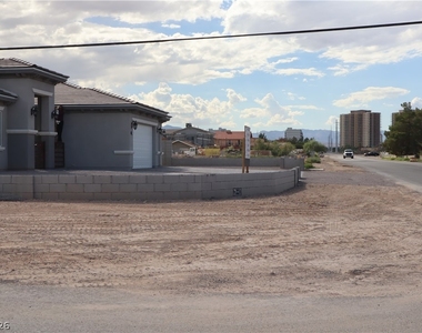197 E Shelbourne Avenue - Photo Thumbnail 13