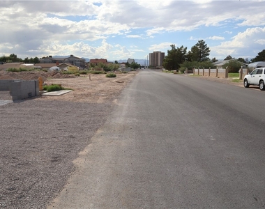 197 E Shelbourne Avenue - Photo Thumbnail 17