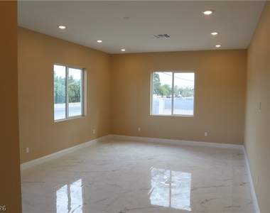 197 E Shelbourne Avenue - Photo Thumbnail 43