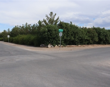 197 E Shelbourne Avenue - Photo Thumbnail 18
