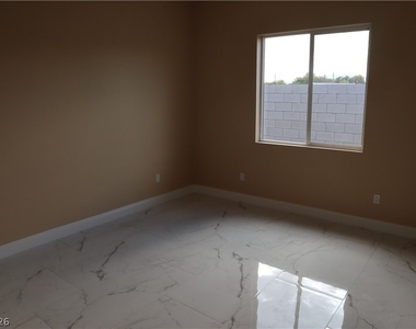 197 E Shelbourne Avenue - Photo Thumbnail 39