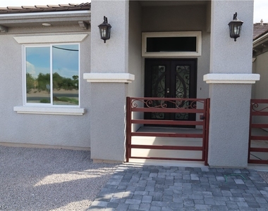 197 E Shelbourne Avenue - Photo Thumbnail 7