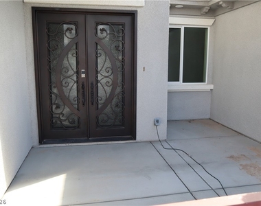197 E Shelbourne Avenue - Photo Thumbnail 9