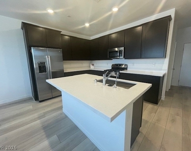 3296 Vasco Falls Avenue - Photo Thumbnail 4