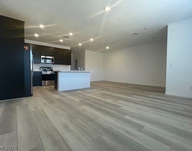 3296 Vasco Falls Avenue - Photo Thumbnail 2