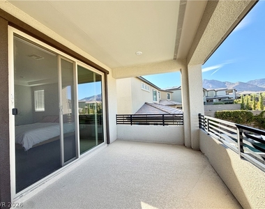 12422 Foxtail Run Avenue - Photo Thumbnail 32