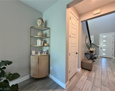 12422 Foxtail Run Avenue - Photo Thumbnail 9