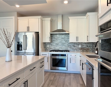 12422 Foxtail Run Avenue - Photo Thumbnail 14