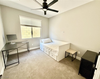12422 Foxtail Run Avenue - Photo Thumbnail 2