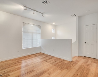 2050 W Warm Springs Road - Photo Thumbnail 4