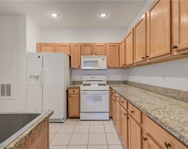 2050 W Warm Springs Road - Photo Thumbnail 7