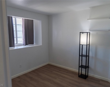 7568 Durham Hall Avenue - Photo Thumbnail 16