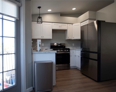 7568 Durham Hall Avenue - Photo Thumbnail 5