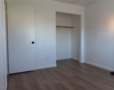 7568 Durham Hall Avenue - Photo Thumbnail 14