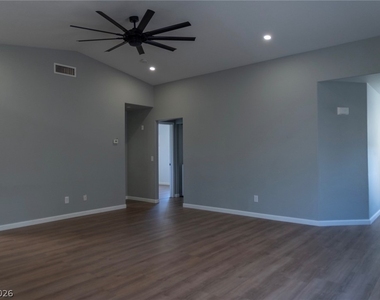 7568 Durham Hall Avenue - Photo Thumbnail 2