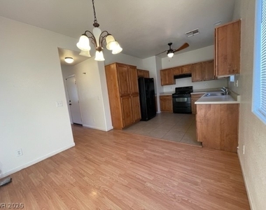 1324 Oak Village Avenue - Photo Thumbnail 4