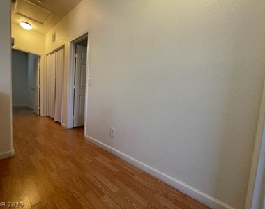 1324 Oak Village Avenue - Photo Thumbnail 10