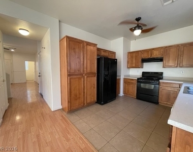 1324 Oak Village Avenue - Photo Thumbnail 6