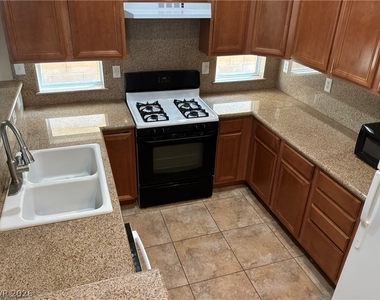 5150 Silent Valley Avenue - Photo Thumbnail 5