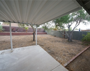424 Engel Avenue - Photo Thumbnail 28