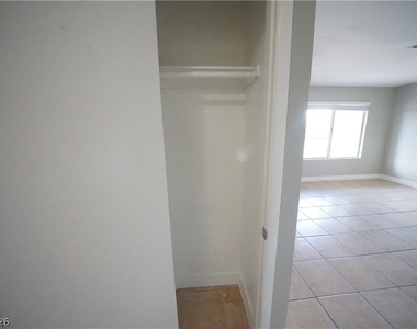 424 Engel Avenue - Photo Thumbnail 18