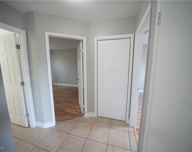 424 Engel Avenue - Photo Thumbnail 17