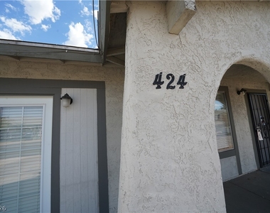 424 Engel Avenue - Photo Thumbnail 3