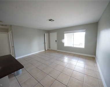 424 Engel Avenue - Photo Thumbnail 13