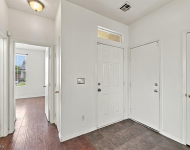 10500 Jeremy Pointe Avenue - Photo Thumbnail 3