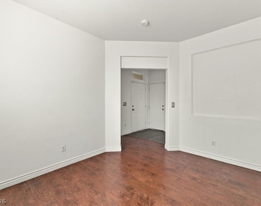 10500 Jeremy Pointe Avenue - Photo Thumbnail 15