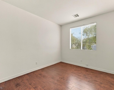 10500 Jeremy Pointe Avenue - Photo Thumbnail 12