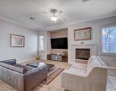 2428 Granada Bluff Court - Photo Thumbnail 13