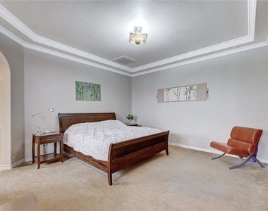 2428 Granada Bluff Court - Photo Thumbnail 16