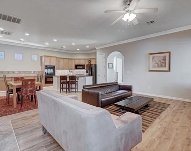 2428 Granada Bluff Court - Photo Thumbnail 12
