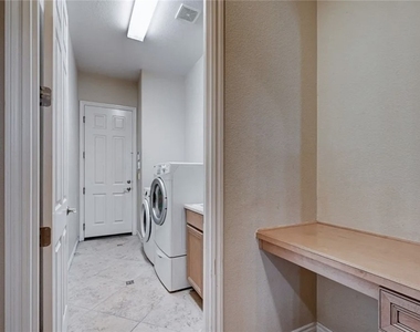 2428 Granada Bluff Court - Photo Thumbnail 14