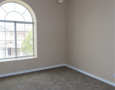 1561 Tillman Falls Avenue - Photo Thumbnail 10
