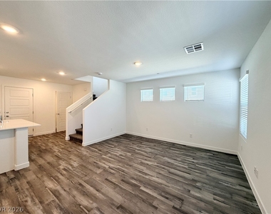 930 Black Heron Street - Photo Thumbnail 8