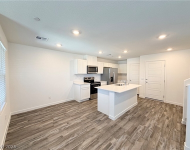 930 Black Heron Street - Photo Thumbnail 13