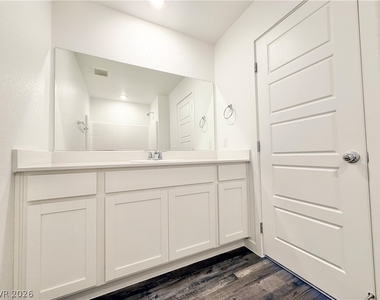 930 Black Heron Street - Photo Thumbnail 32