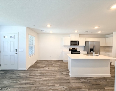 930 Black Heron Street - Photo Thumbnail 11