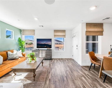915 Pink Sugarbird Street - Photo Thumbnail 9
