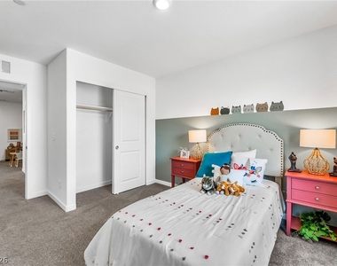 915 Pink Sugarbird Street - Photo Thumbnail 36