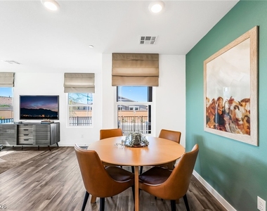 915 Pink Sugarbird Street - Photo Thumbnail 16