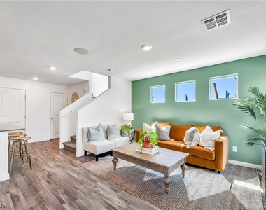915 Pink Sugarbird Street - Photo Thumbnail 7
