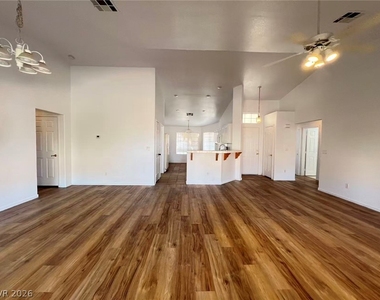 4226 Inglewood Point Street - Photo Thumbnail 8
